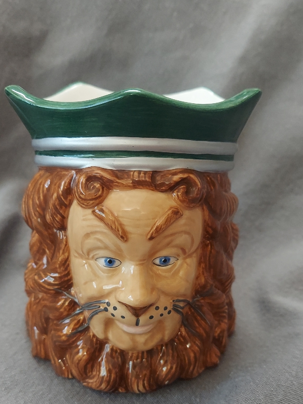 Wizard Of Oz Cowardly Lion 1999 Mug Cup 4.25" Tall